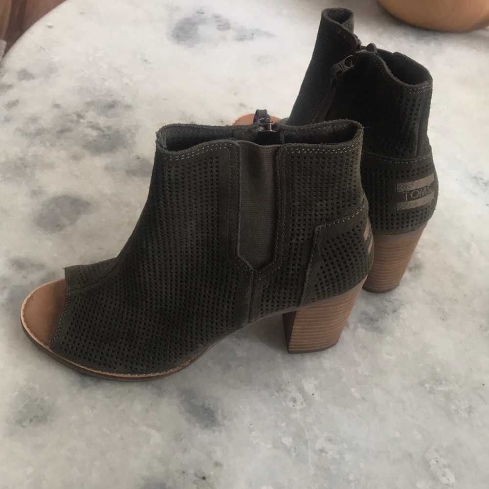Toms Army Green Perforated Suede Peep Toe-Like new